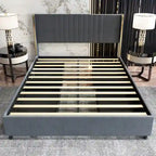Cadre de lit moderne illuminé avec garniture dorée - Design rembourré et chic